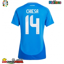 Camisa de Futebol Itália Federico Chiesa #14 Equipamento Principal Mulheres Europeu 2024 Manga Curta